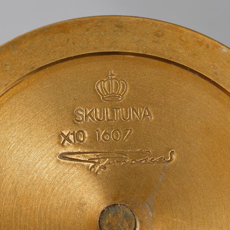 LJUSSTAKAR, 3 st, mässing, "Tulpan", Pierre Forsell, Skultuna, 1900-talets andra hälft.