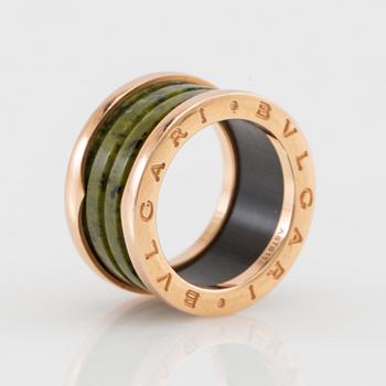 Bulgari ring B.zero1 roséguld med grön marmor.