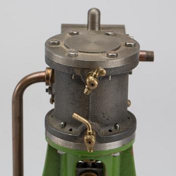 MODELL AV ÅNGMASKIN, 1900-TAL.
