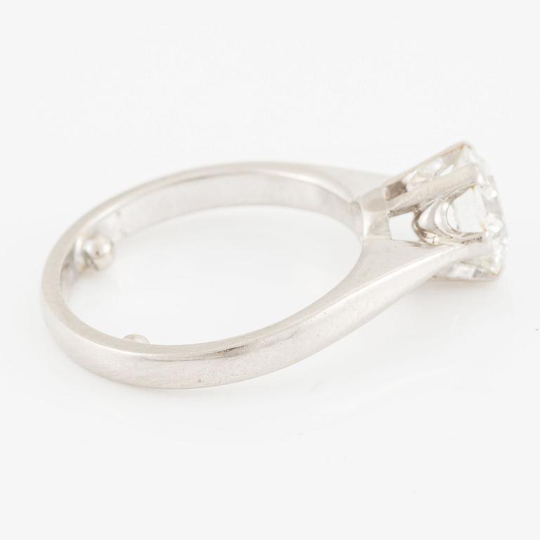 Ring, enstensring, 18K vitguld med briljantslipad diamant.