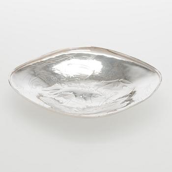 Tapio Wirkkala, Fat, silver, "Björnjakt", Tillander, Helsingfors 1951.