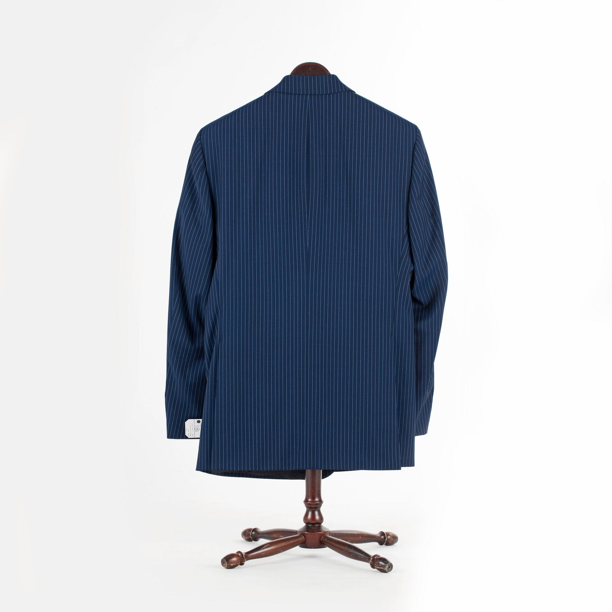 EDUARD DRESSLER, a blue wool suit consisting of jacket and pants. Size 52.