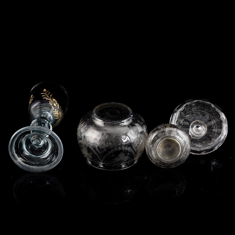 GLASS ITEMS, 3 pieces. Wineglass, 18th Century, a glass bowl with lid and a minature vase. All engraved.