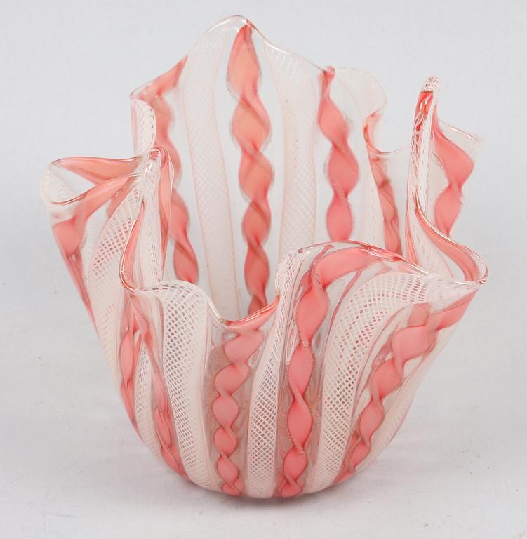 NÄSDUKSSKÅL, glas, Murano, Italien.