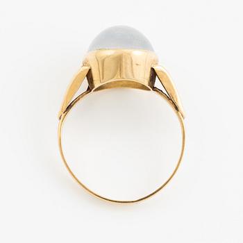 Ring, 18K guld med månsten.