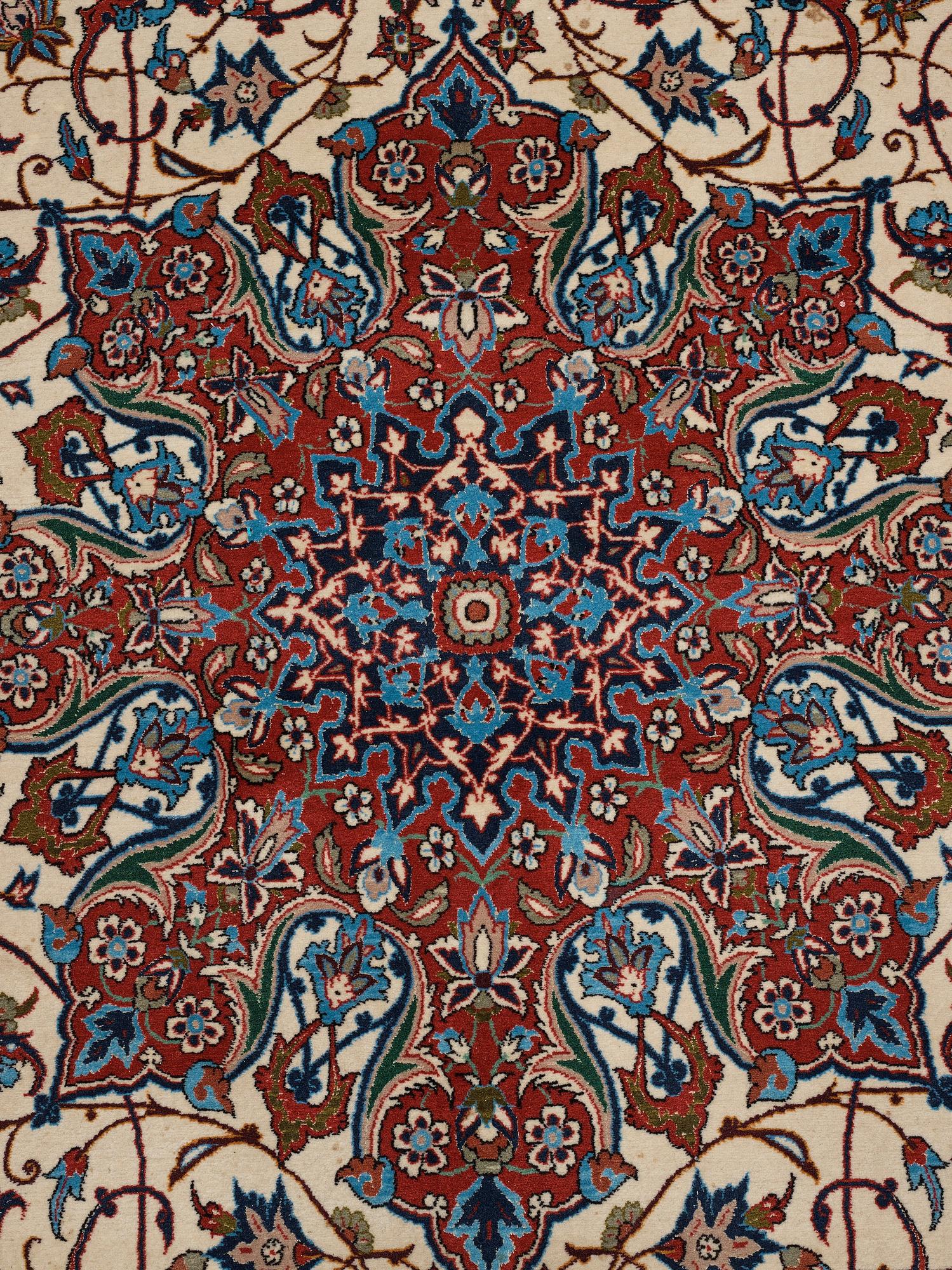 MATTA, Old Isfahan, part silk, ca 327 x 209 cm.