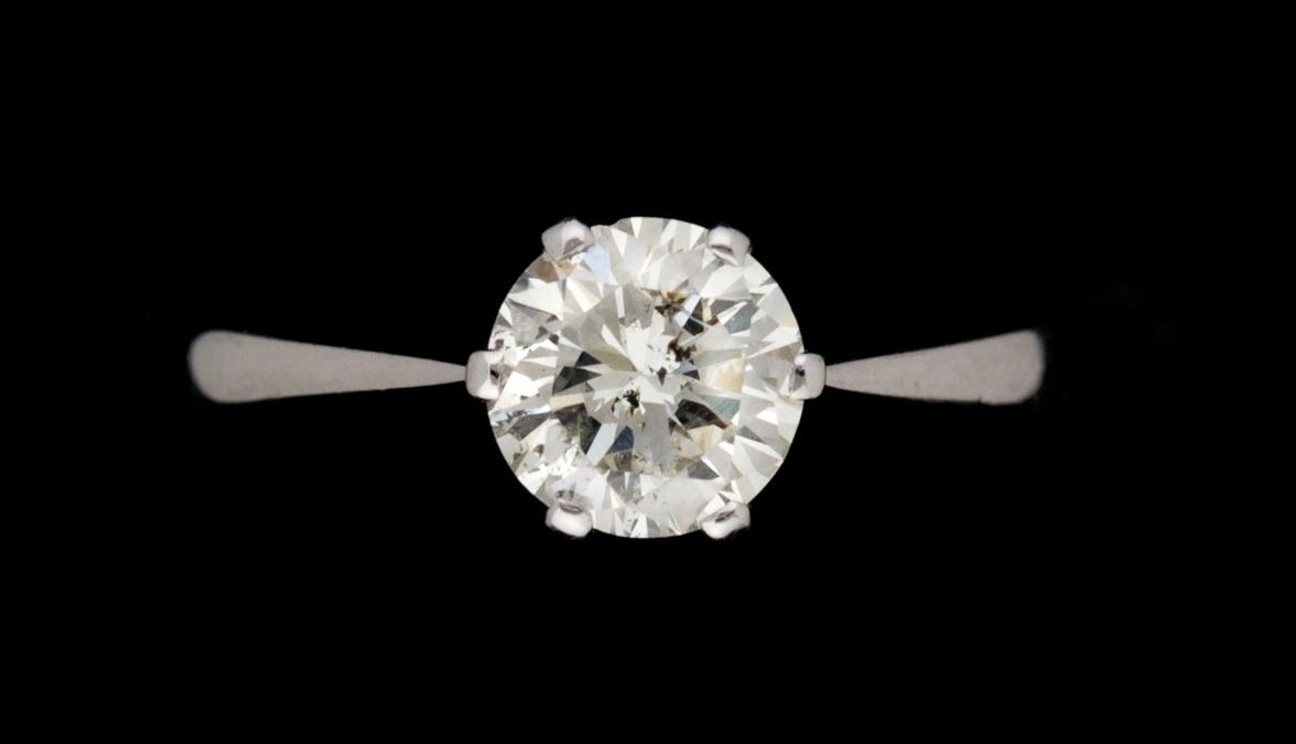 RING med briljantslipad diamant 0.94 CT.