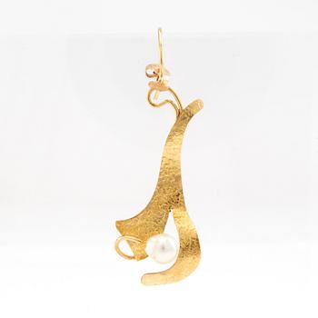 Elon Arenhill, Earring 1 pc 18K gold with cultured pearl, Malmö 1992.