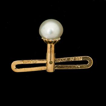 FRACKKNAPPAR, 18k guld med barocka pärlor, 1918. Vikt ca 1,5 g.