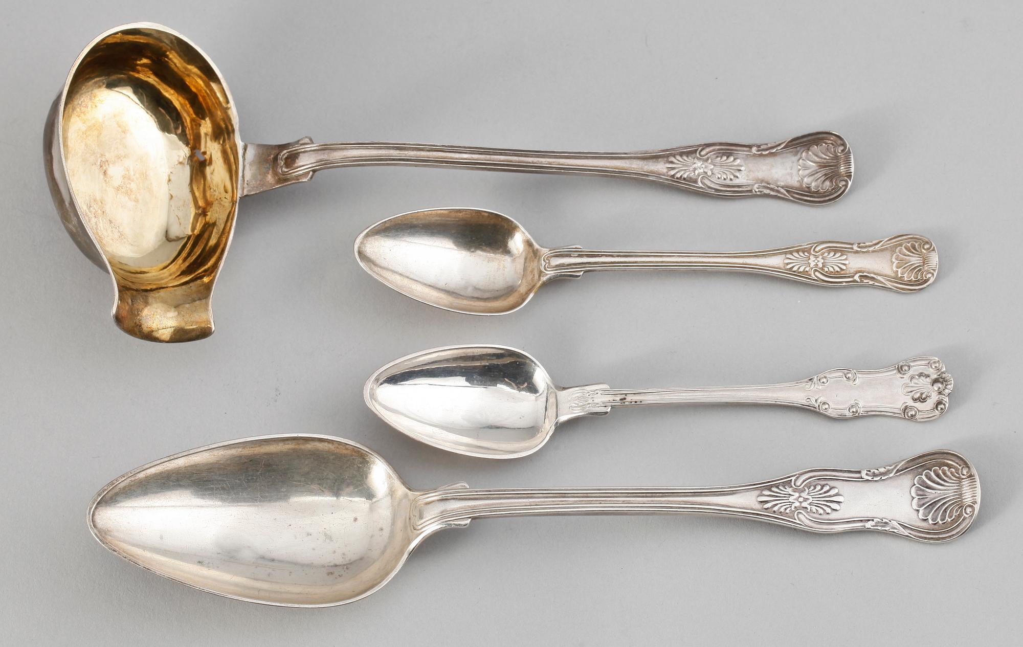 BESTICK, 8 delar, silver, "Engelsk snäck", olika mästare, bla P. Holmberg, Arboga 1854. Totalvikt ca 500 gram.