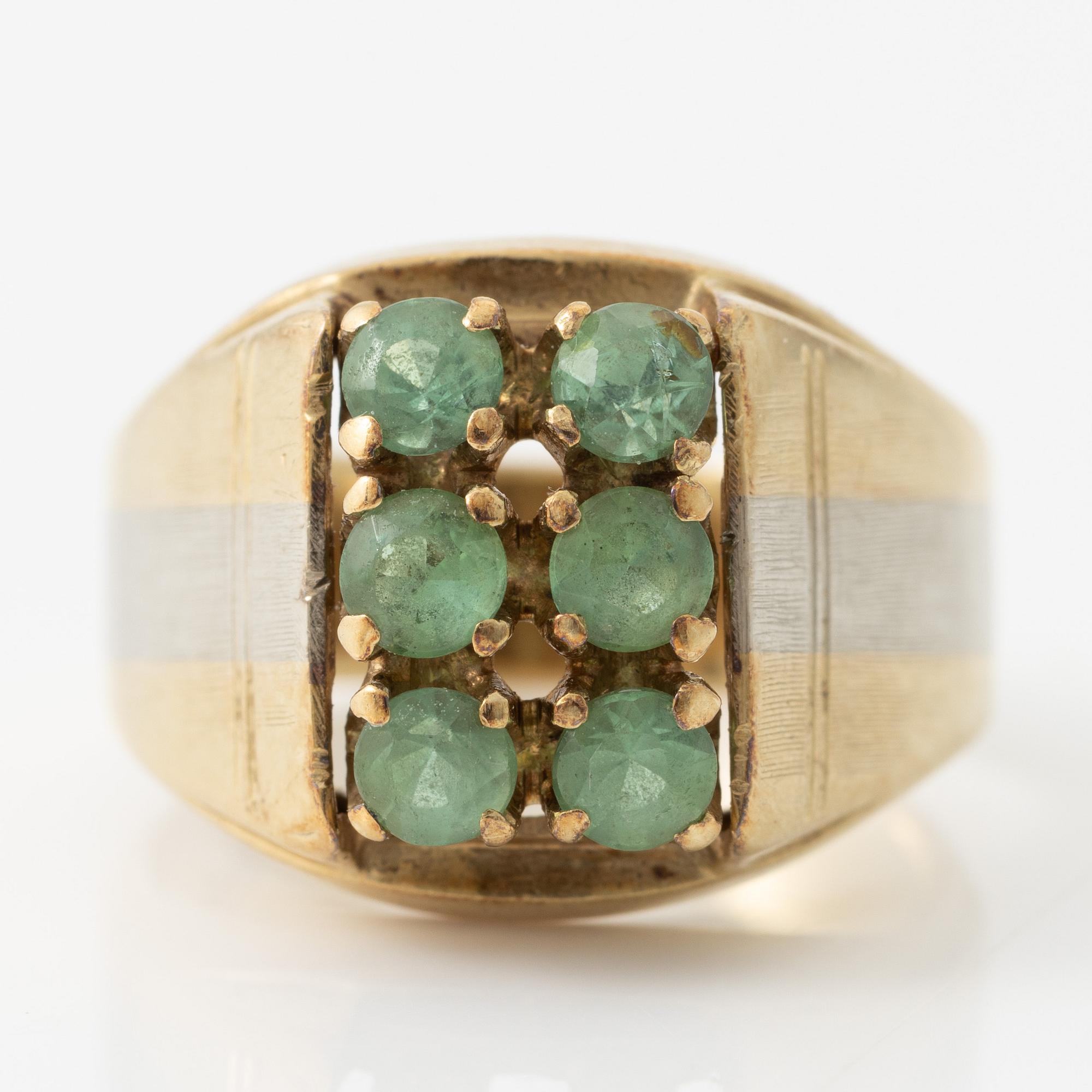 Ring, 14K gold with green stones.