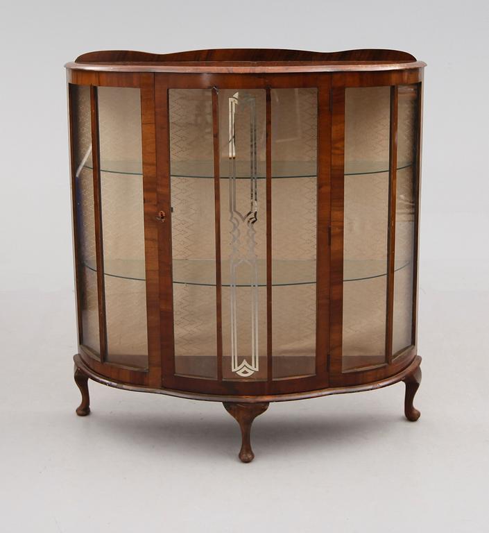 VITRINSKÅP, England, 1900-talets första hälft.