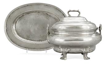 1012. A Gustavian pewter tureen with lid and dish by M.G. Moberg 1784-86.