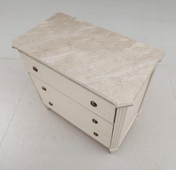 BYRÅ, gustaviansk stil, 1900-talets andra hälft.
