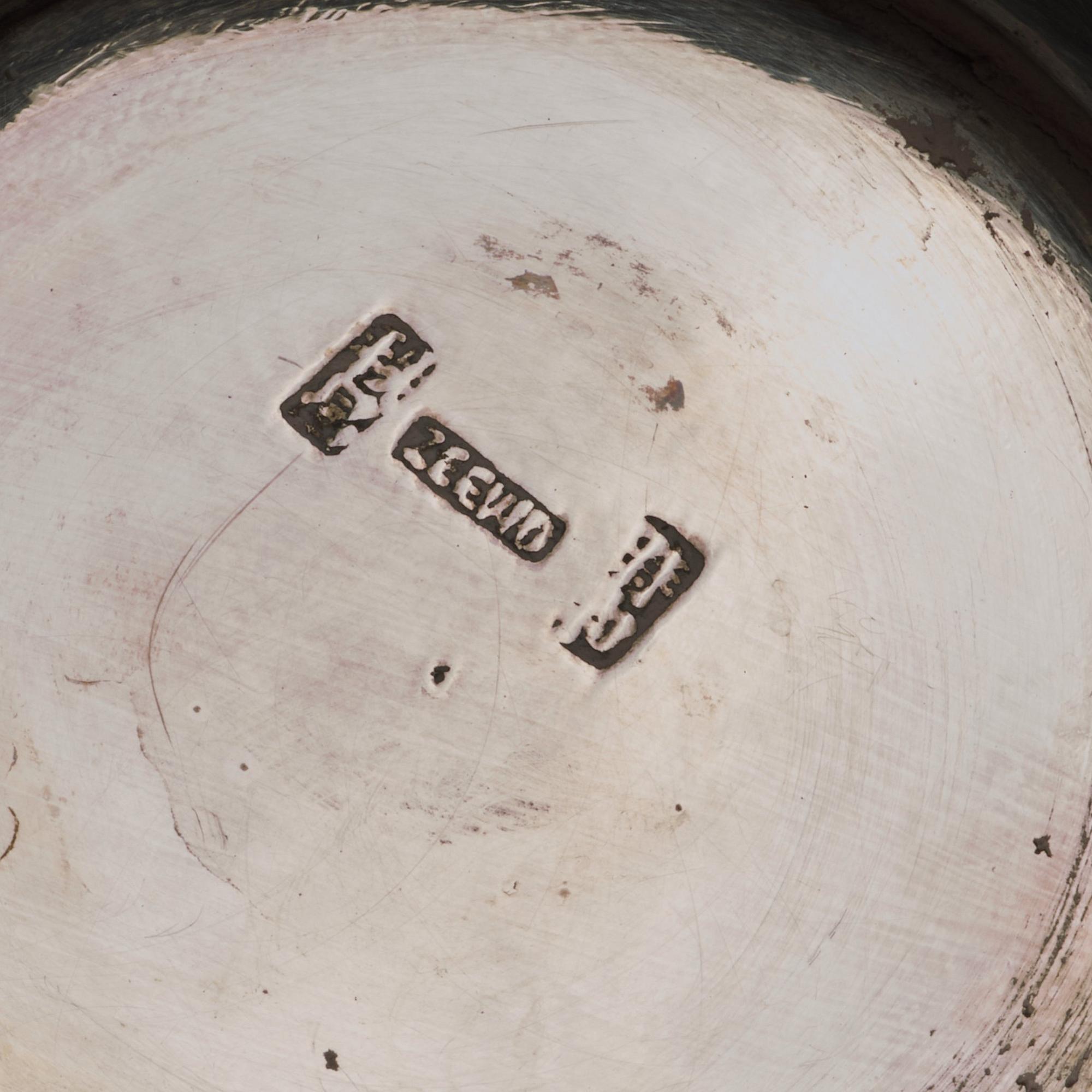 SKÅLAR, silver, två stycken. Shanghai, tidigt 1900-tal. En med mästarstämpel ZeeWo.