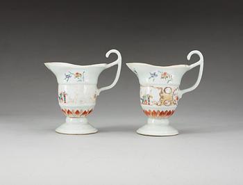 A pair of famille rose ewers, Qing dynasty, Qianlong (1736-95).