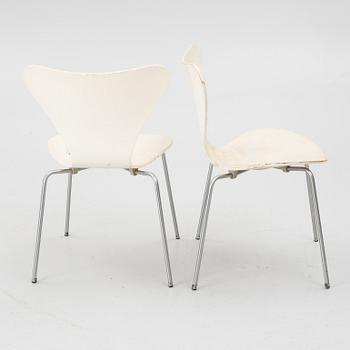 Arne Jacobsen, Four 'Series 7' chairs, Fritz Hansen Denmark 1970.