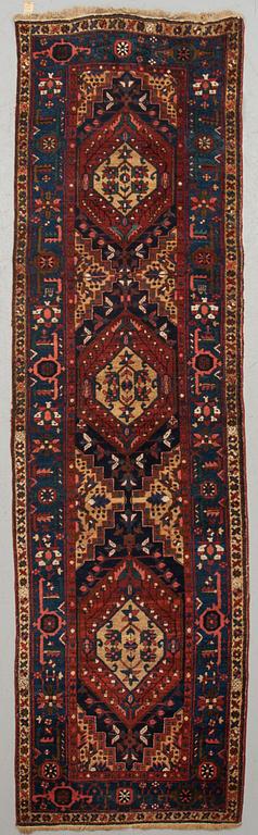 GALLERIMATTA, semiantik, Nordvästpersisk. Ca 324 x 92 cm.