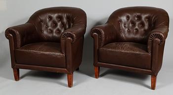 FÅTÖLJER, 1 par, Chesterfieldmodell, 1900-talets första hälft.