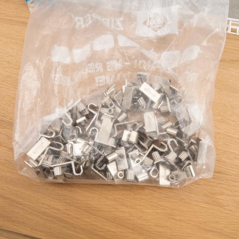 Nils Strinning, hyllsystem "Strinning" inköpt 2022.