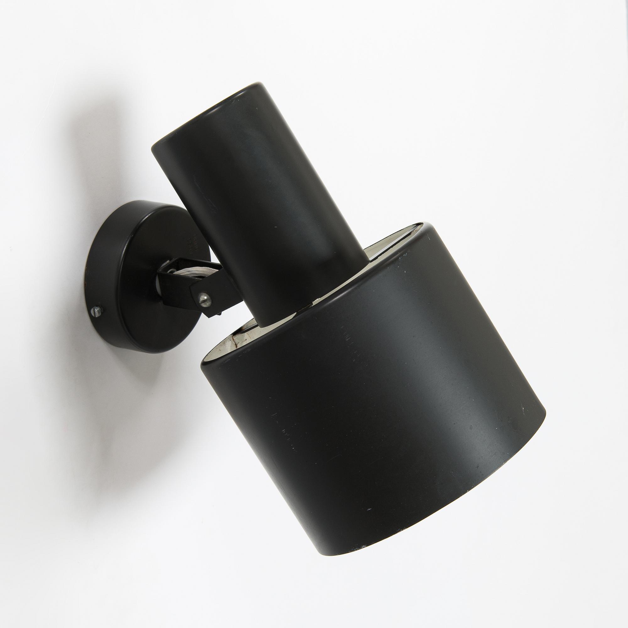 Lisa Johansson-Pape, a mid-20th century '13-017' wall light for Orno.