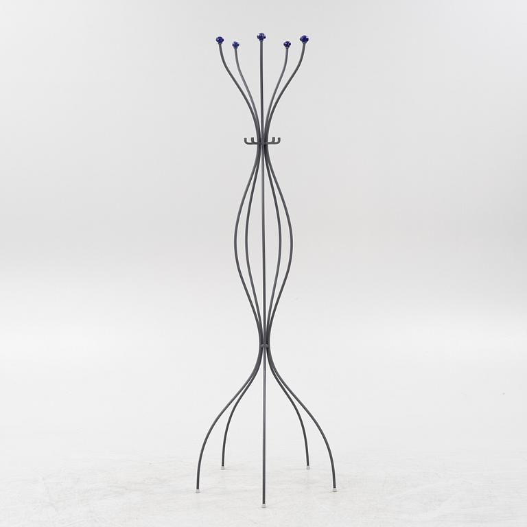 Jonas Bohlin, a 'Spira' coat hanger.