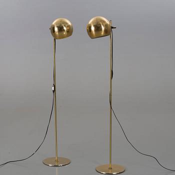 A PAIR OF FLOOR LAMPS HEMI.