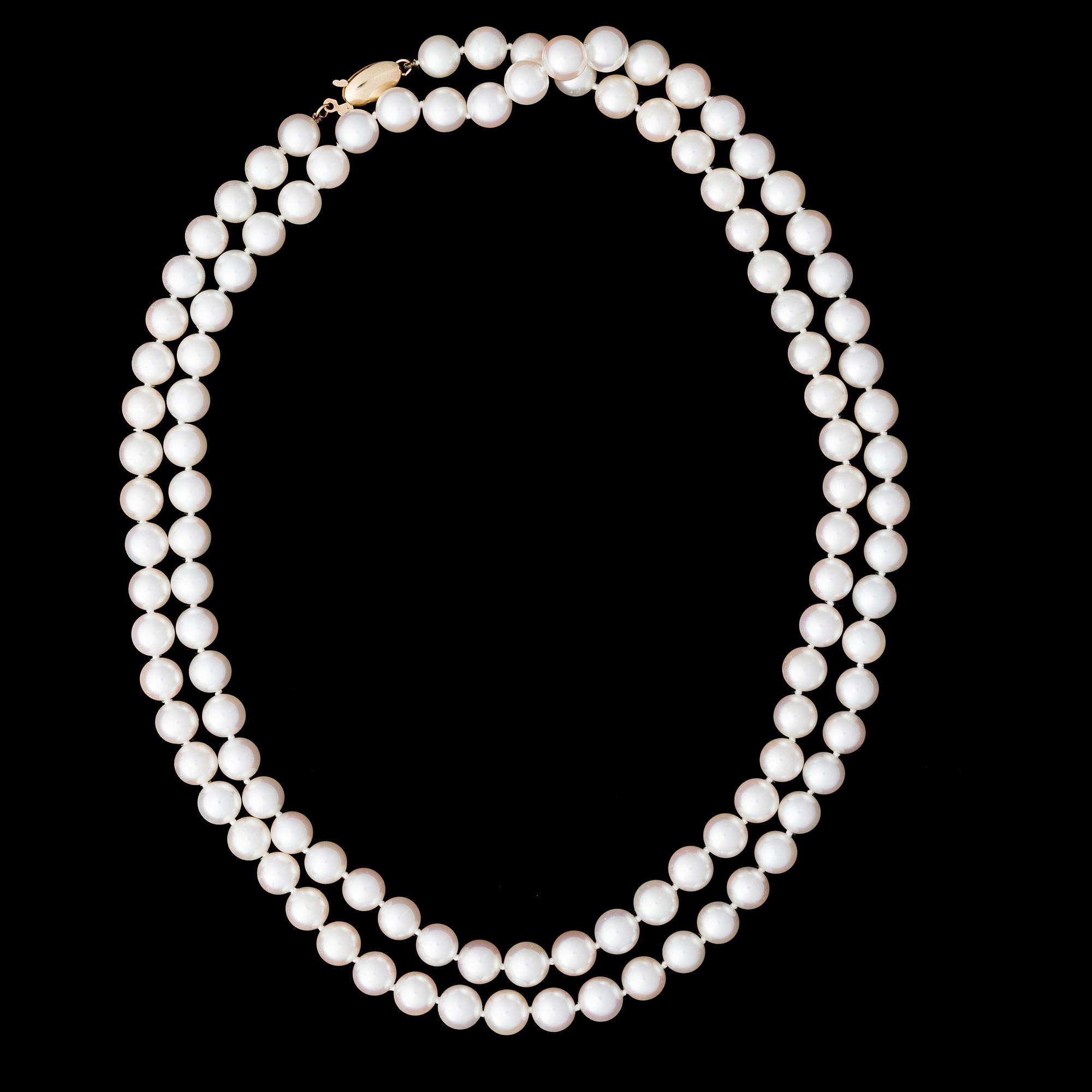 A PEARL NECKLACE, Tiffany & Co., cultured Akoya pearls, clasp 18K gold.