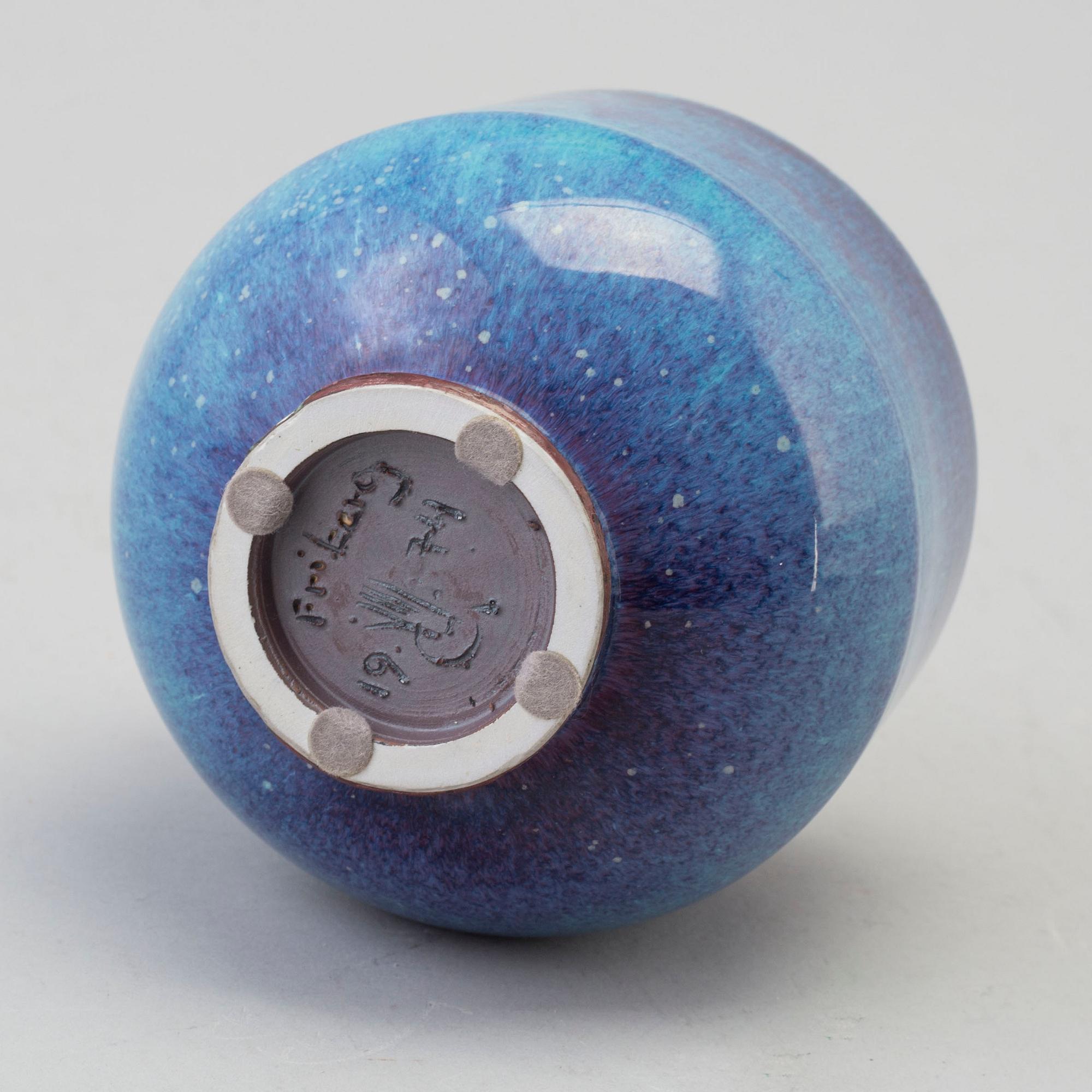 BERNDT FRIBERG, a stoneware vase, Gustavsberg studio, Sweden 1977.