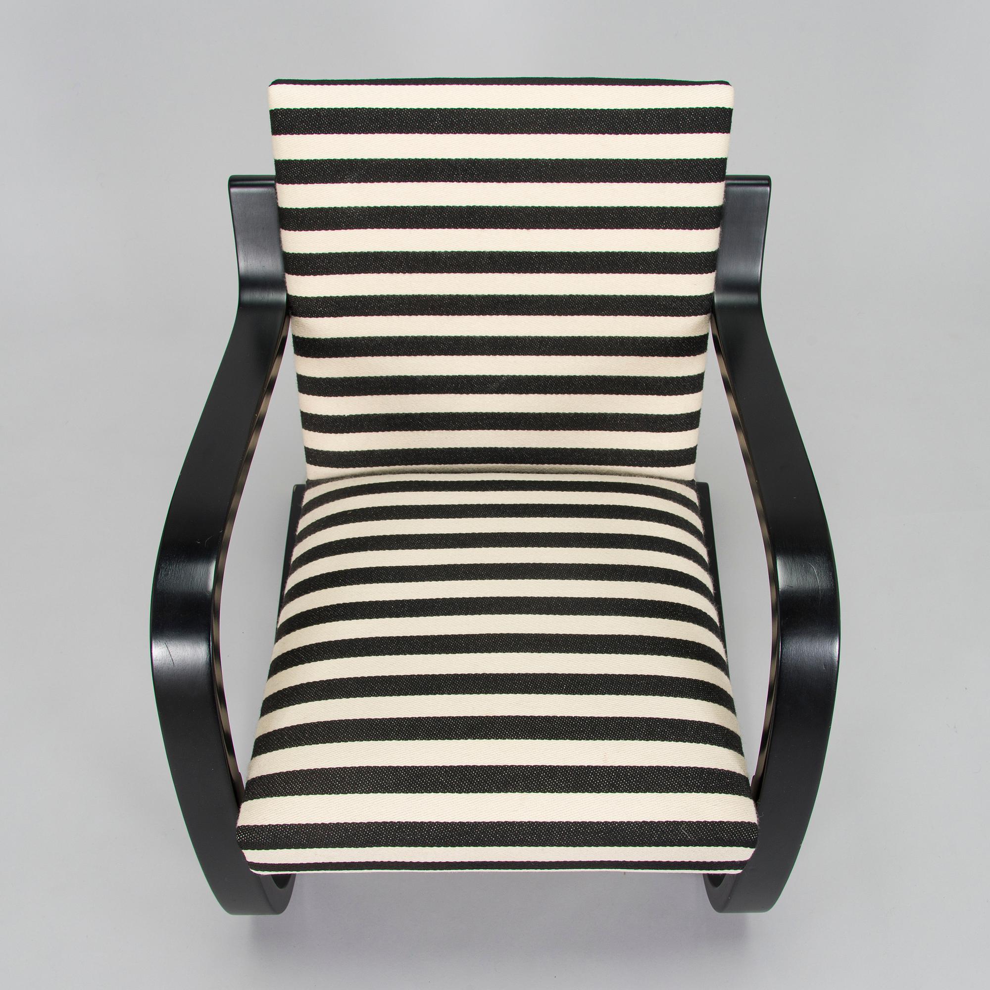 Alvar Aalto, a mid-20th century '34' armchair for O.Y. Huonekalu- ja Rakennustyötehdas A.B.