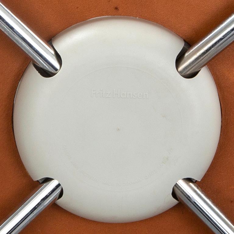 Arne Jacobsen chairs, 6 pcs, "Sjuan", Fritz Hansen, Denmark later part of the 20th century.