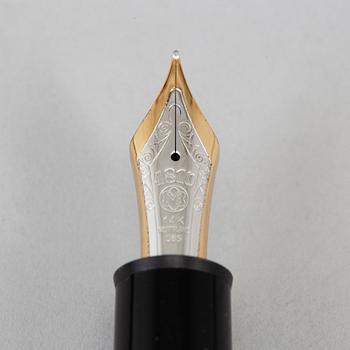 MONTBLANC, a Meisterstück No 149 fountain pen.