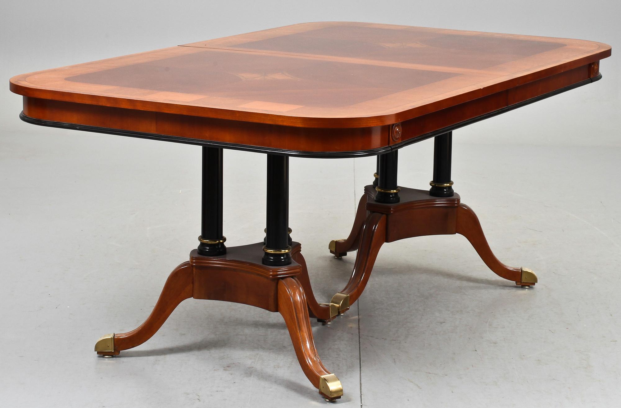 MATSALSMÖBLEMANG, 13 delar, regencystil, modern tillverkning.