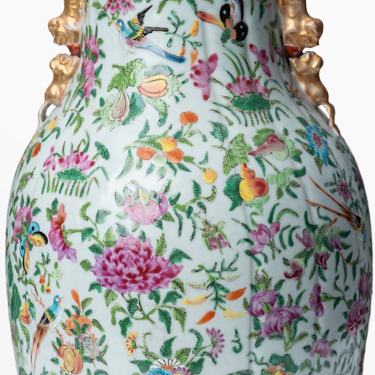 A famille rose vase, Qing dynasty, Canton, 19th Century.