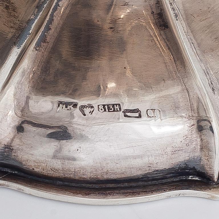 Gräddsnäcka och sockerskål, silver, Finland 1919 och 1921.