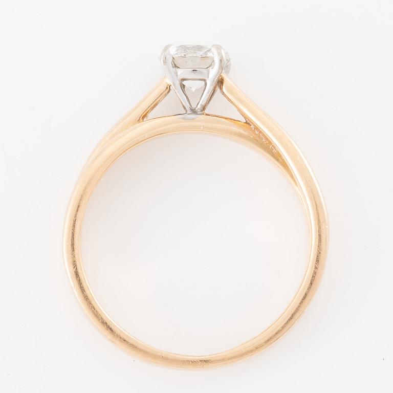 Ring 18K gold set with a round brilliant-cut diamond, by Or Du Monde Paris.
