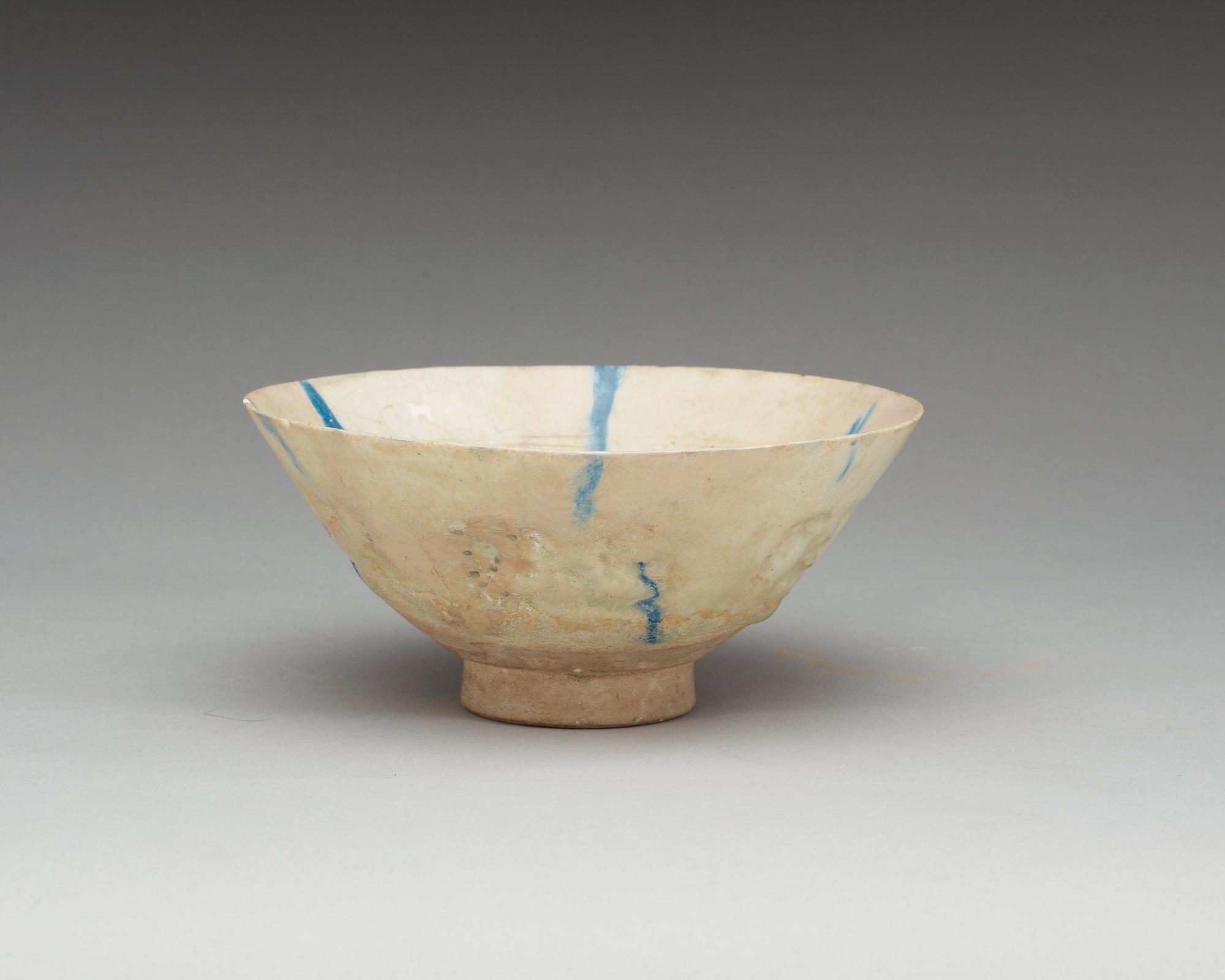 SKÅL. Diameter 19 cm. Iran, Keshan 1100-talets andra hälft.