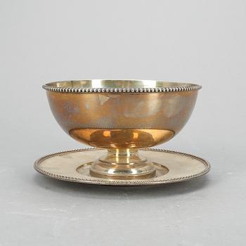 SÅSSKÅL, silver, Gustaf Möllenborg Feron, Stockholm 1876. Vikt ca 440 gram.