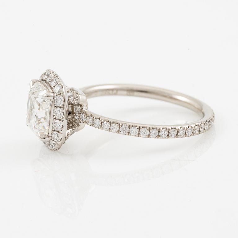 Harry Winston, Ring "The One", platinum with cushion-shaped diamond 1.53 ct.