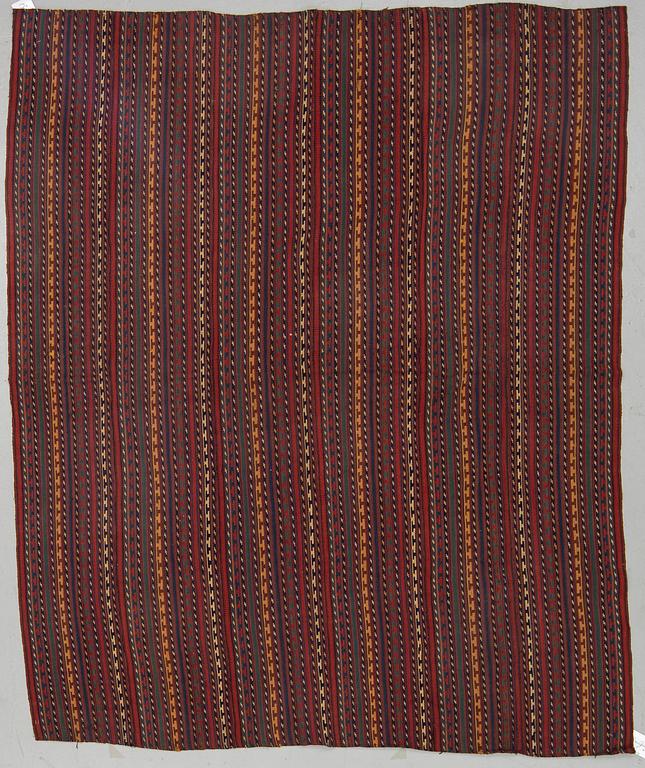 A CARPET, old oriental flat weave, ca 179 - 184 x 148 cm.