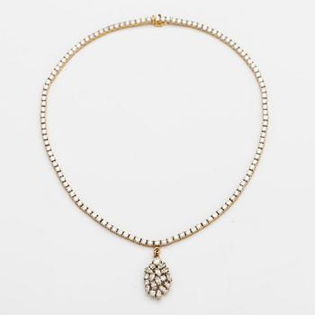 HALSBAND, 18K guld, briljant- och marquiseslipade diamanter ca 13.56 ct tot.