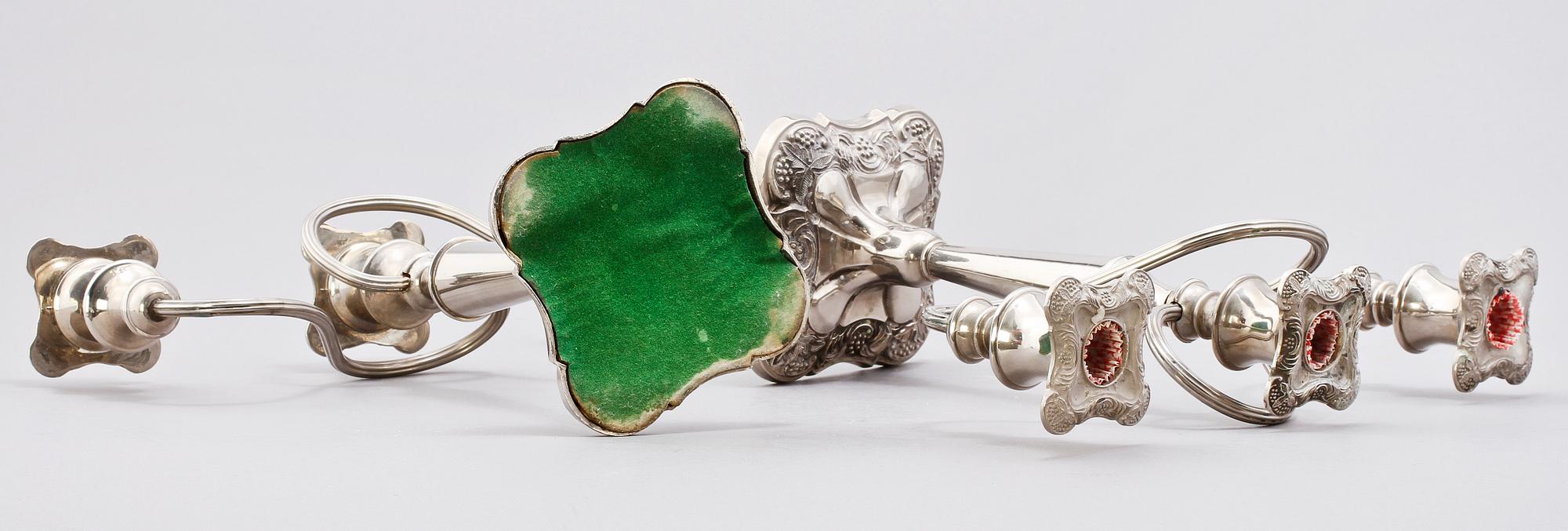 KANDELABRAR, ett par, nysilver, 1900-tal.