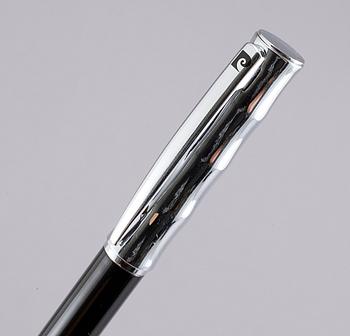 BLÄCKPENNA, Pierre Cardin.