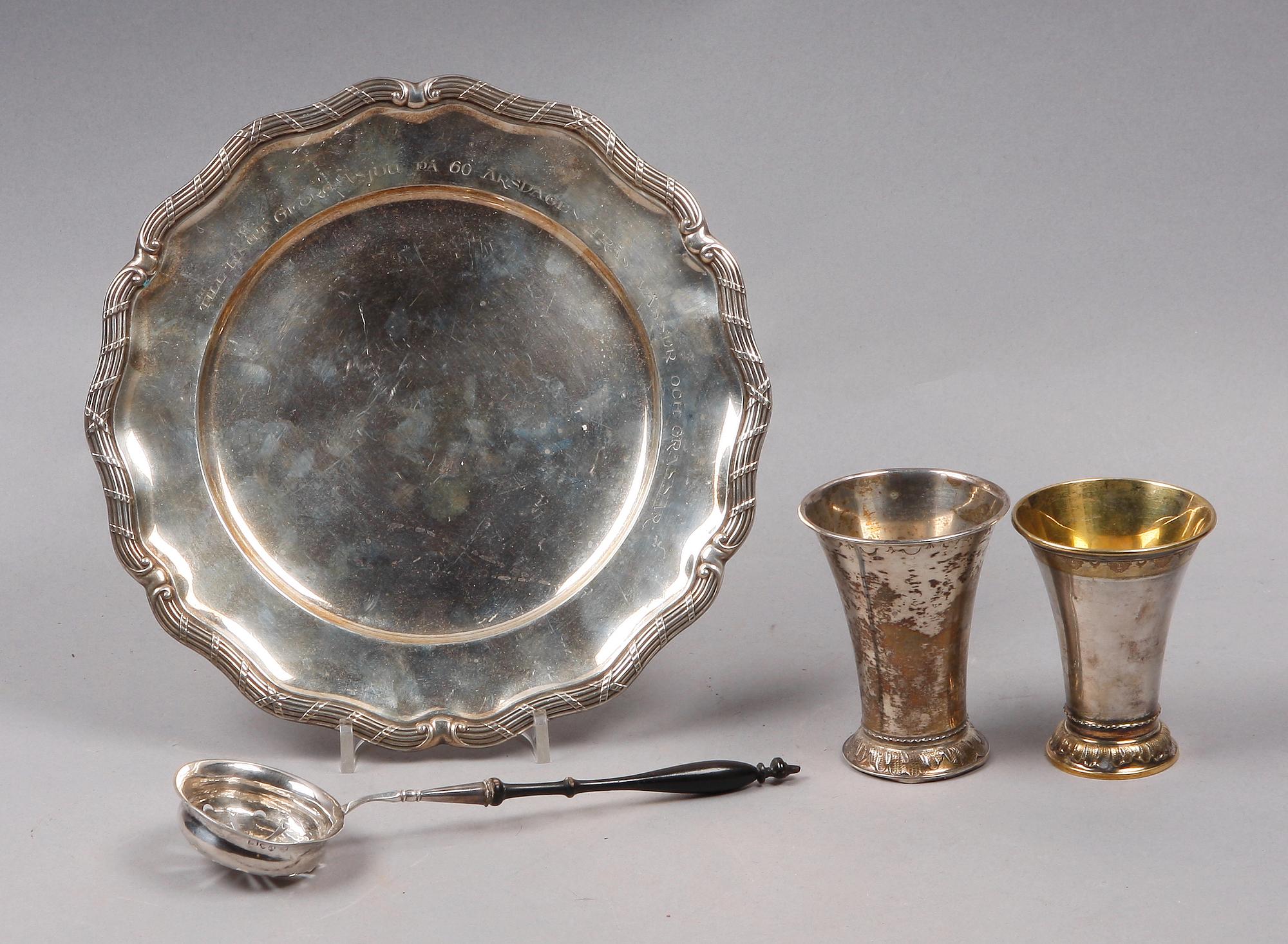 TALLRIK, 2 BÄGARE, TESIL, silver, bla Anders Bollwij, Falun, 1800-1900-tal.