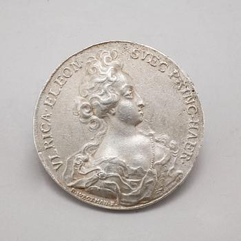 Two pewter medallions, 18th century.