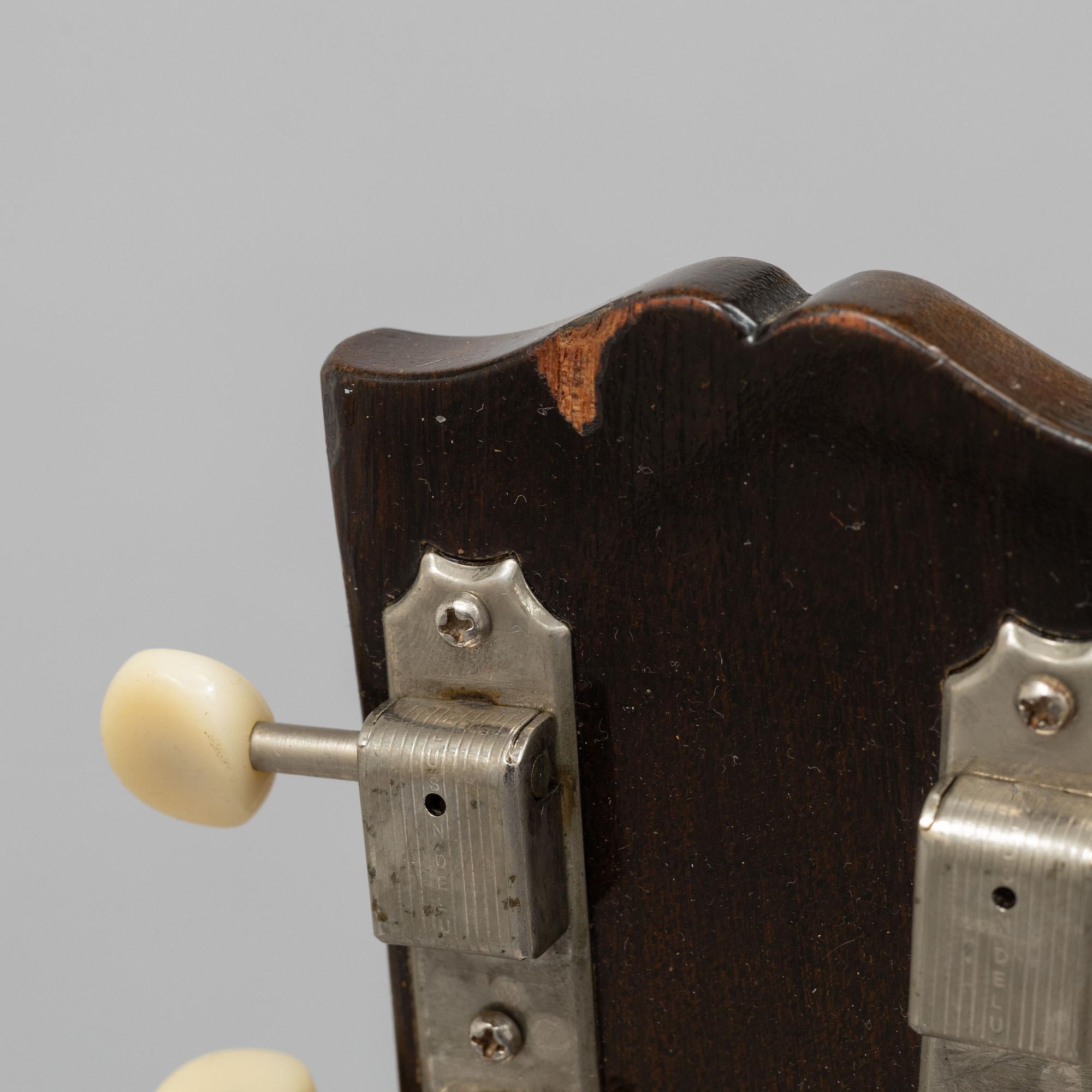Gibson, "ES-140", semi-acoustic guitar, 1953, USA.