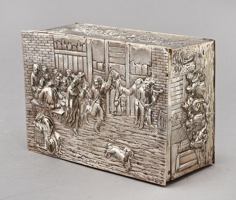 SKRIN, låghaltigt silver, Tyskland, 1900-tal. Vikt 660 gram.