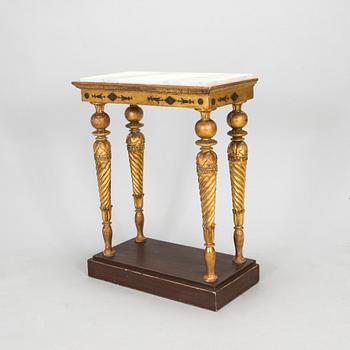 Konsolbord, tillskrivet Jonas Frisk (spegelfabrikör i Stockholm 1805-1824). Sengustavianskt, 1800-talets början.