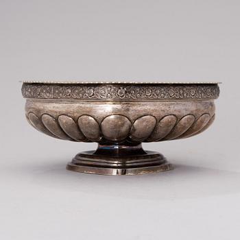 A RUSSIAN SILVER BOWL, Carl Savary, St:Petersburg 1830.