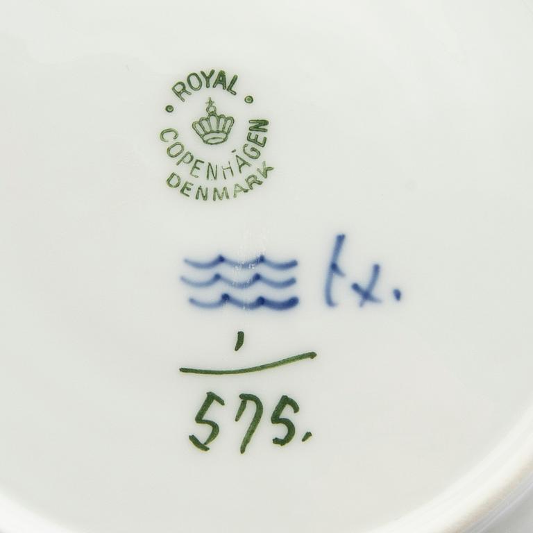 A 40 pcs Musselmalet porcelain service Royal Copenhagen.